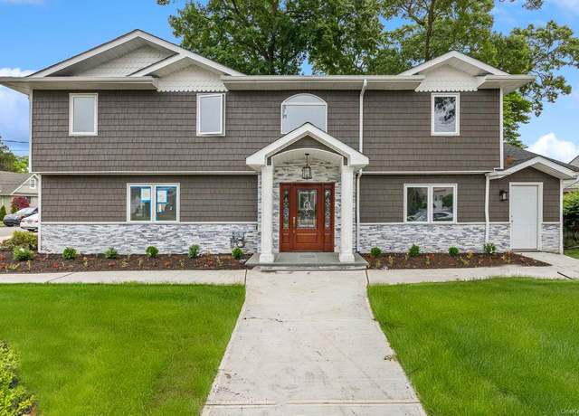 Property at 135 Park Blvd, Massapequa Park, NY 11762, 4 beds, 3 baths