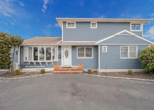 Property at 15 Elizabeth Dr, Bethpage, NY 11714, 4 beds, 3.5 baths