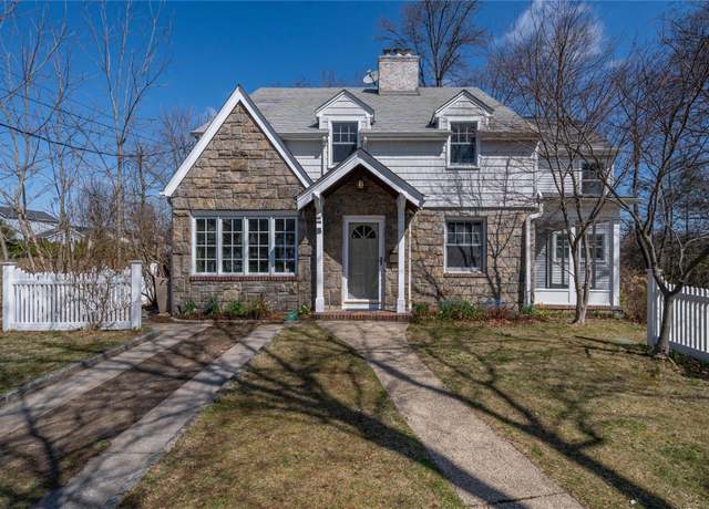 Property at 205 Beech St, Eastchester, NY 10709, 3 beds, 2.5 baths
