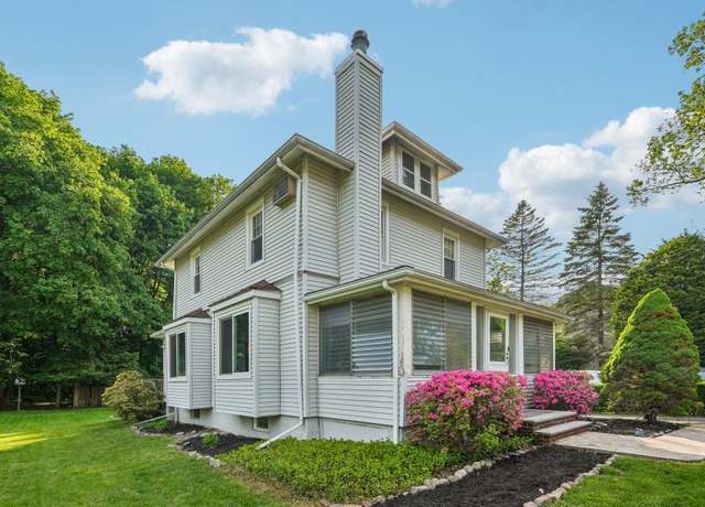 Property at 27 Orchard St, Suffern, NY 10901, 3 beds, 1.5 baths