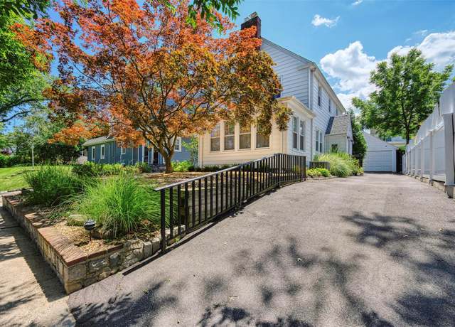 Property at 254-06 W End Dr, Great Neck, NY 11020, 3 beds, 1.5 baths