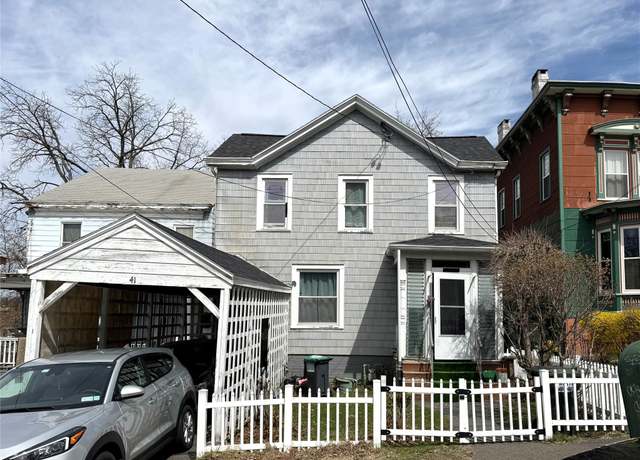 Property at 41 William St, Catskill, NY 12414, 3 beds, 1 bath