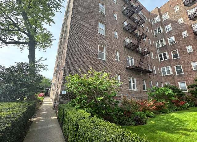 Property at 84-49 168th St Unit 4S, Jamaica Hills, NY 11432, 1 bed, 1 bath