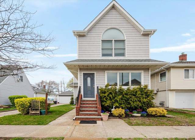 Property at 615 E Walnut St, Long Beach, NY 11561, 4 beds, 2.5 baths