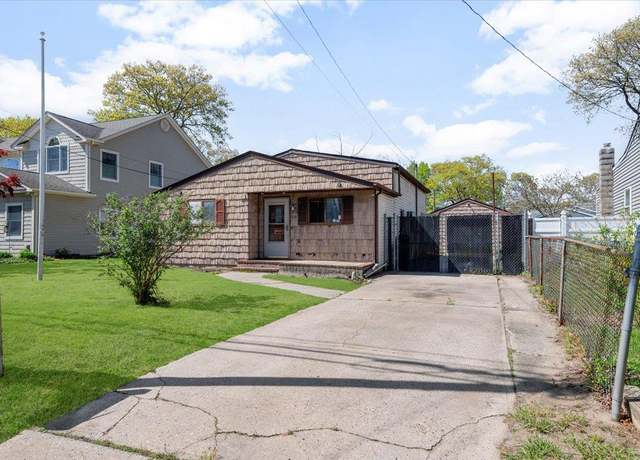 Property at 49 5th St, Ronkonkoma, NY 11779, 3 beds, 1.5 baths