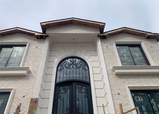 Property at 259-09 81st Ave, Glen Oaks, NY 11004, 6 beds, 5.5 baths