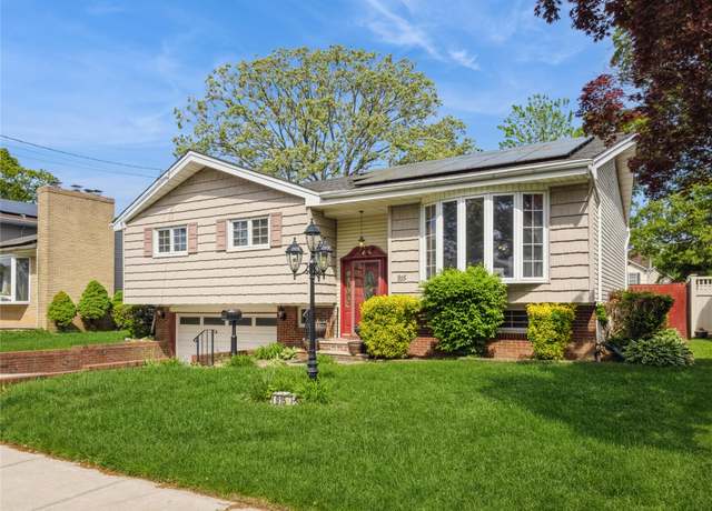 Property at 915 Derrick Adkins Ln, West Hempstead, NY 11552, 3 beds, 1.5 baths