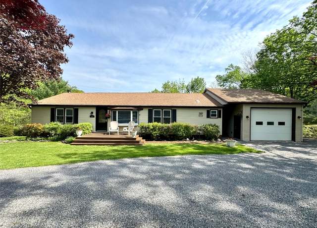 Property at 382 Cairo Junction Cairo Junction Rd, Catskill, NY 12414, 3 beds, 2.5 baths