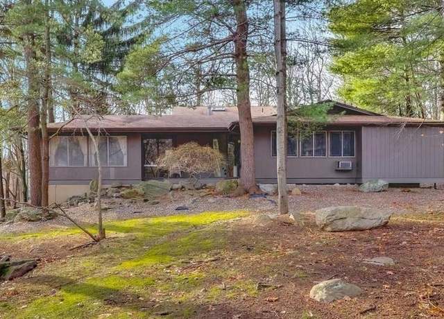 Property at 45 Halley Dr, Pomona, NY 10970, 6 beds, 4 baths