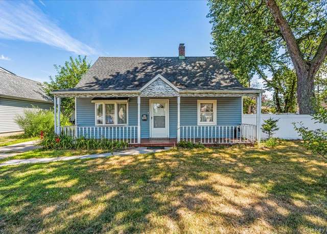 Property at 159 Spring Ln, Levittown, NY 11756, 5 beds, 2 baths