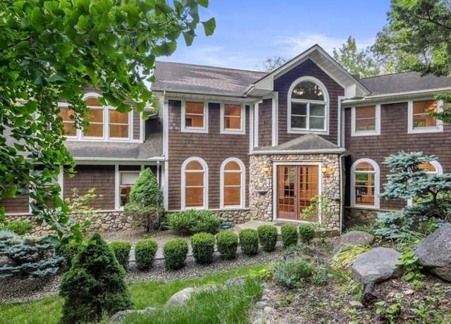 Property at 155 Thiells Mount Ivy Rd, Thiells, NY 10970, 10 beds, 5.5 baths