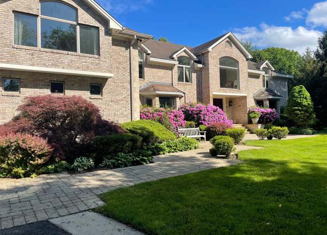 Property at 527 Split Rock Rd, Oyster Bay Cove, NY 11791, 5 beds, 4.5 baths