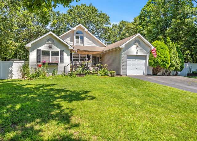 Property at 33 Kathleen Cres, Coram, NY 11727, 3 beds, 2 baths
