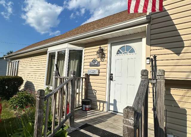 Property at 37 Cleary Rd, Ronkonkoma, NY 11779, 4 beds, 3 baths