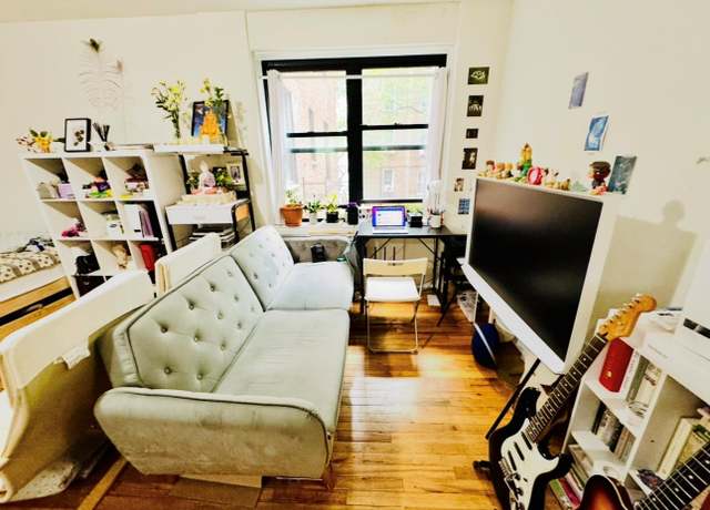 Property at 44-05 Macnish St Unit 2G, Elmhurst, NY 11373, 1 bed, 1 bath