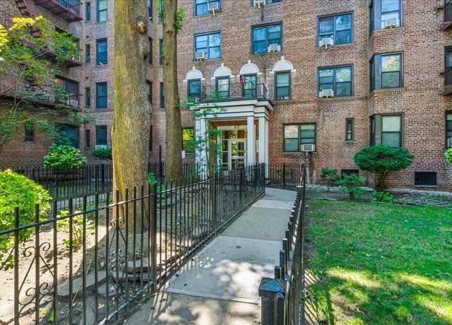 Property at 88-10 34th Ave Unit 5 C, Jackson Heights, NY 11372, 1 bed, 1 bath