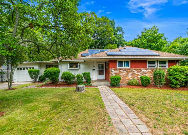 Property at 537 Sterling St, Uniondale, NY 11553, 4 beds, 1 bath