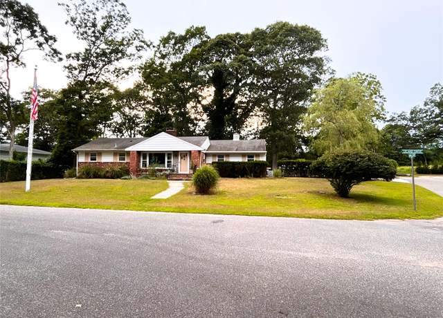 Property at 5 Leland Dr, Westhampton, NY 11977, 3 beds, 2 baths