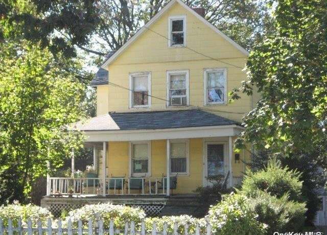 Property at 88 Steamboat Rd, Great Neck, NY 11024, 1 bath