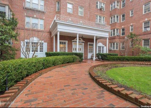 Property at 84-49 168th St Unit 2k, Jamaica Estates, NY 11432, 1 bed, 1 bath