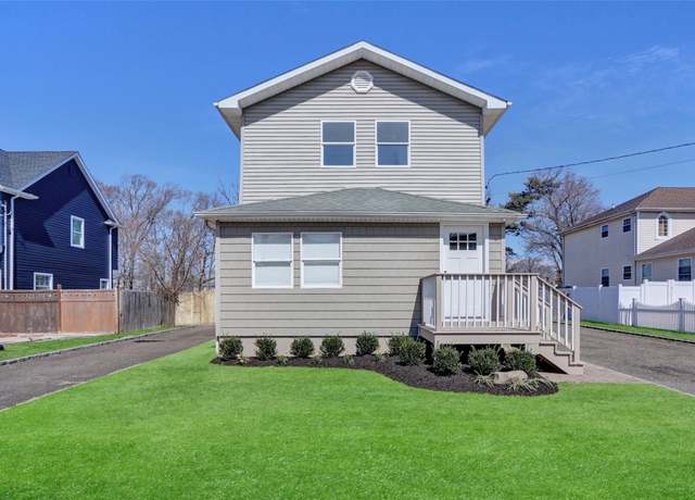 Property at 83 Fairview Ave, Islip Terrace, NY 11752, 3 beds, 2 baths