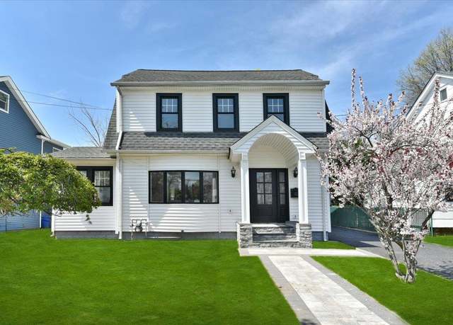 Property at 149 Simonson Rd, Mineola, NY 11501, 3 beds, 2.5 baths