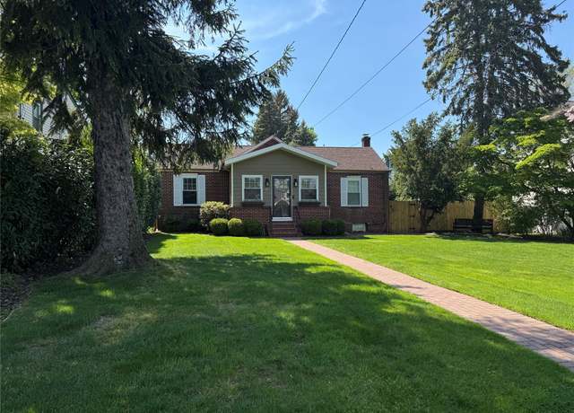 Property at 31 Johnston St, Locust Valley, NY 11560, 2 beds, 2 baths