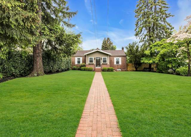 Property at 31 Johnston St, Locust Valley, NY 11560, 2 beds, 2 baths