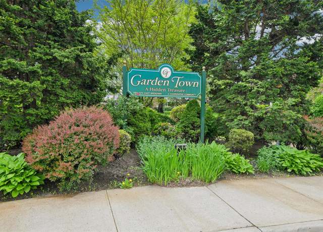 Property at 1213 East Broadway Unit B25, Hewlett, NY 11557, 2 beds, 2 baths