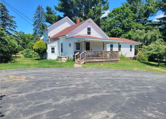 Property at 4 Cole Dr, Woodbourne, NY 12788, 4 beds, 3 baths
