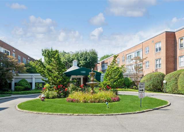 Property at 1390 Broadway #103, Hewlett, NY 11557, 2 beds, 2 baths