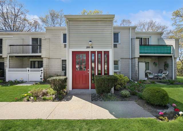 Property at 26 Richmond Blvd Unit 3B, Ronkonkoma, NY 11779, 2 beds, 1 bath