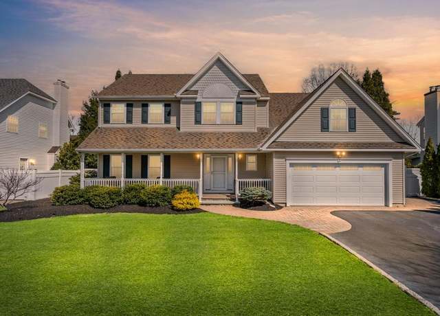 Property at 3 Cobblestone Ct, Nesconset, NY 11767, 4 beds, 2.5 baths