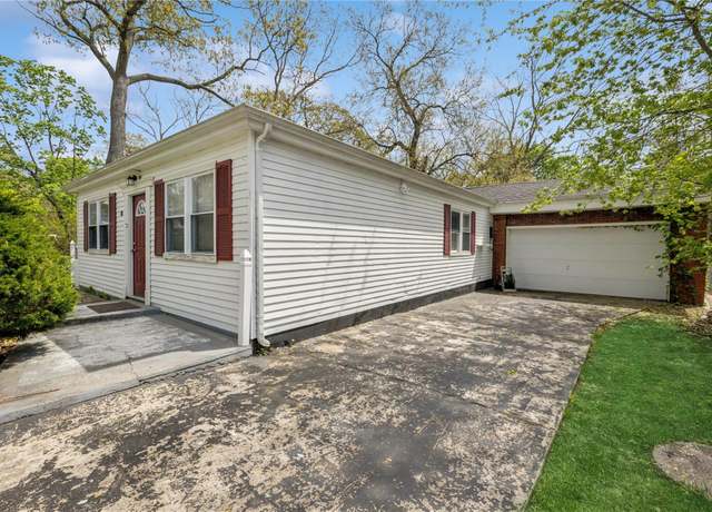 Property at 54 Oakdale Ave, Selden, NY 11784, 4 beds, 2 baths