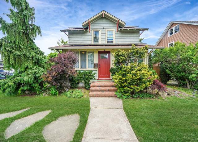 Property at 953 Clinton Pl, Baldwin, NY 11510, 3 beds, 1.5 baths