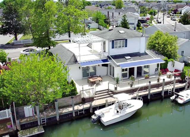 Property at 58 Lido Prom W, Lindenhurst, NY 11757, 3 beds, 2 baths