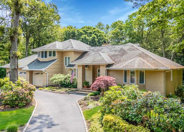 Property at 6 Ring Neck Ct, Wading River, NY 11792, 4 beds, 3.5 baths