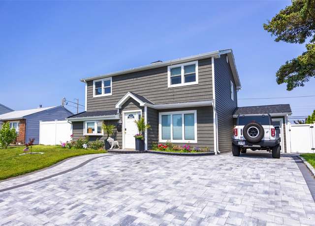 Property at 4185 Harriet Rd, Bethpage, NY 11714, 5 beds, 2 baths