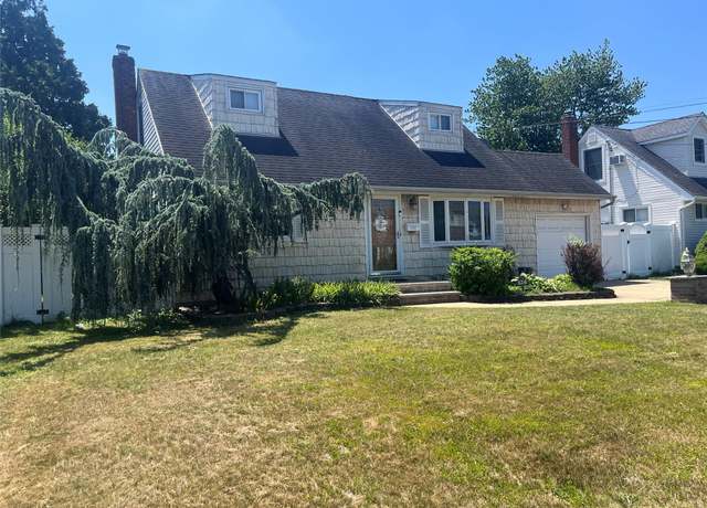 Property at 126 Lambert Ave, Farmingdale, NY 11735, 3 beds, 2 baths