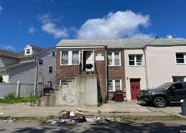 Property at 15-20 Beach 12th St, Far Rockaway, NY 11691, 4 beds, 2 baths