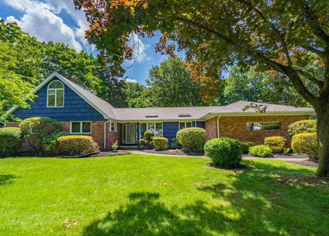 Property at 103 Turtle Cove Ln, Huntington, NY 11743, 5 beds, 5 baths