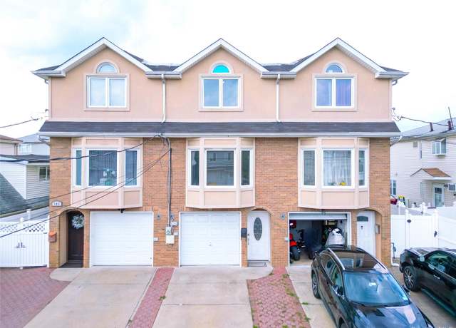 Property at 139 Kiswick St, Staten Island, NY 10306, 3 beds, 1.5 baths