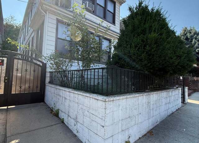 Property at 4242 79th St, Elmhurst, NY 11373, 8 beds, 4 baths