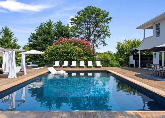 Property at 31 Blackwatch Ct, Southampton, NY 11968, 4 beds, 5.5 baths