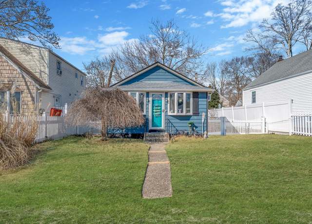 Property at 15 Locust Pl, Copiague, NY 11726, 2 beds, 1 bath