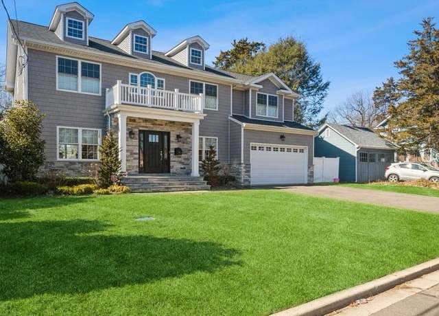 Property at 8 Anita Ave, Syosset, NY 11791, 6 beds, 4.5 baths