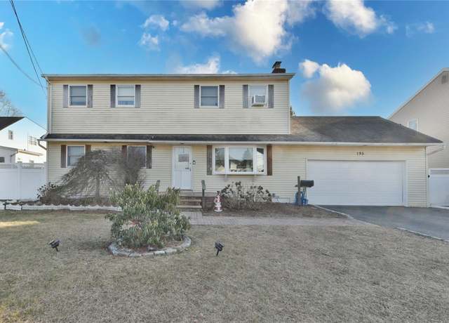 Property at 195 Maple Ave, Bethpage, NY 11714, 4 beds, 3 baths