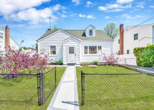 Property at 105 Colgate Ave, Yonkers, NY 10703, 3 beds, 2 baths