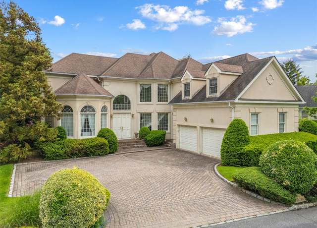 Property at 45 Stone Hill Dr S, Manhasset, NY 11030, 5 beds, 4 baths