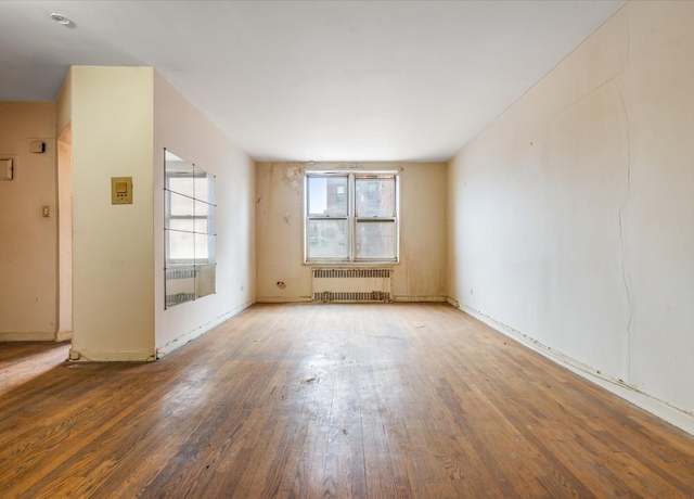 Property at 67-30 Clyde St Unit 5R, Forest Hills, NY 11375, 1 bath